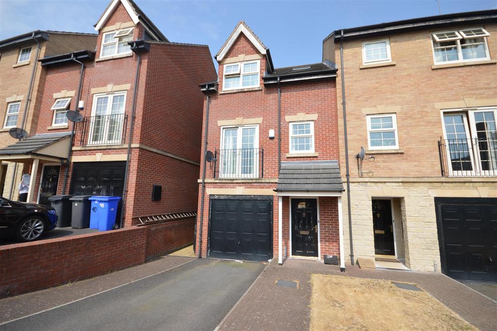 Holywell Heights, Sheffield 3 bed townhouse £800 pcm (£185 pw)