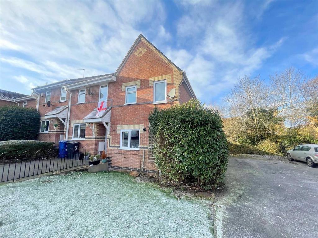 Severn Close, Uttoxeter 2 bed end of terrace house £750 pcm (£173 pw)