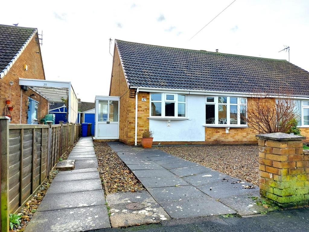 Northgate, Hornsea 2 bed semidetached bungalow £170,000