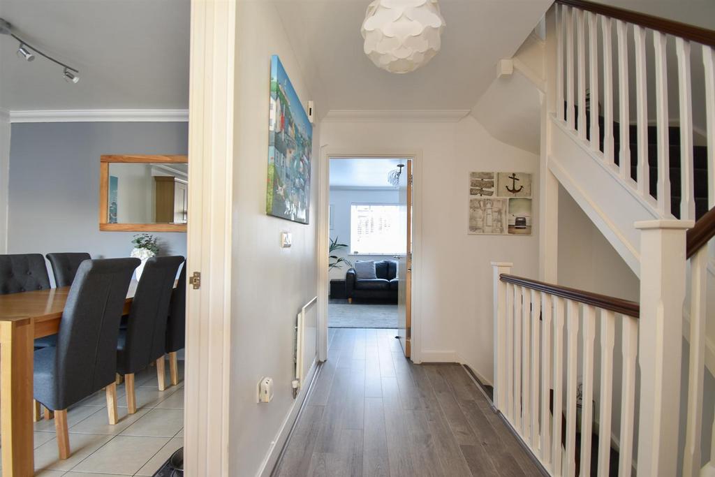 Welton Rise, St. LeonardsOnSea 4 bed terraced house £375,000