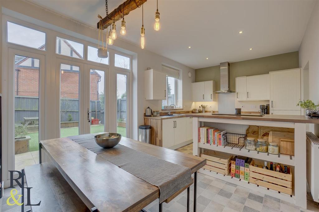 Moira Road, AshbyDeLaZouch 4 bed detached house £350,000