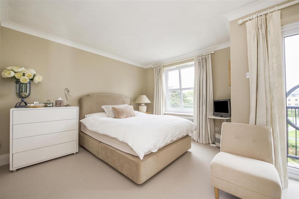 Herons Place, Old Isleworth Riverside 4 bed terraced house £1,095,000