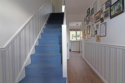 120 Brambletye Park Road, Redhill, RH1 6EJ