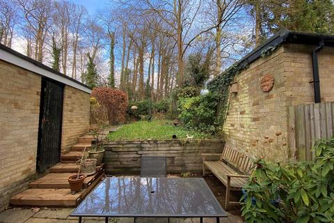 120 Brambletye Park Road, Redhill, RH1 6EJ