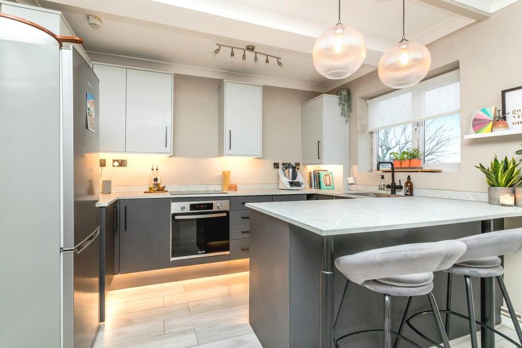 Portland Road, Hove 3 bed property for sale £325,000