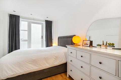 1 Gerards Place, London, SW4 7AZ