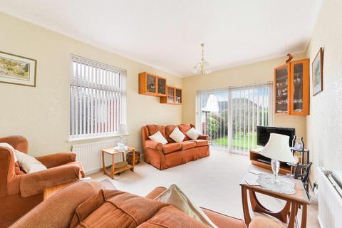 105 Meadow Walk, Epsom, KT19 0BB