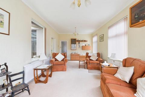105 Meadow Walk, Epsom, KT19 0BB