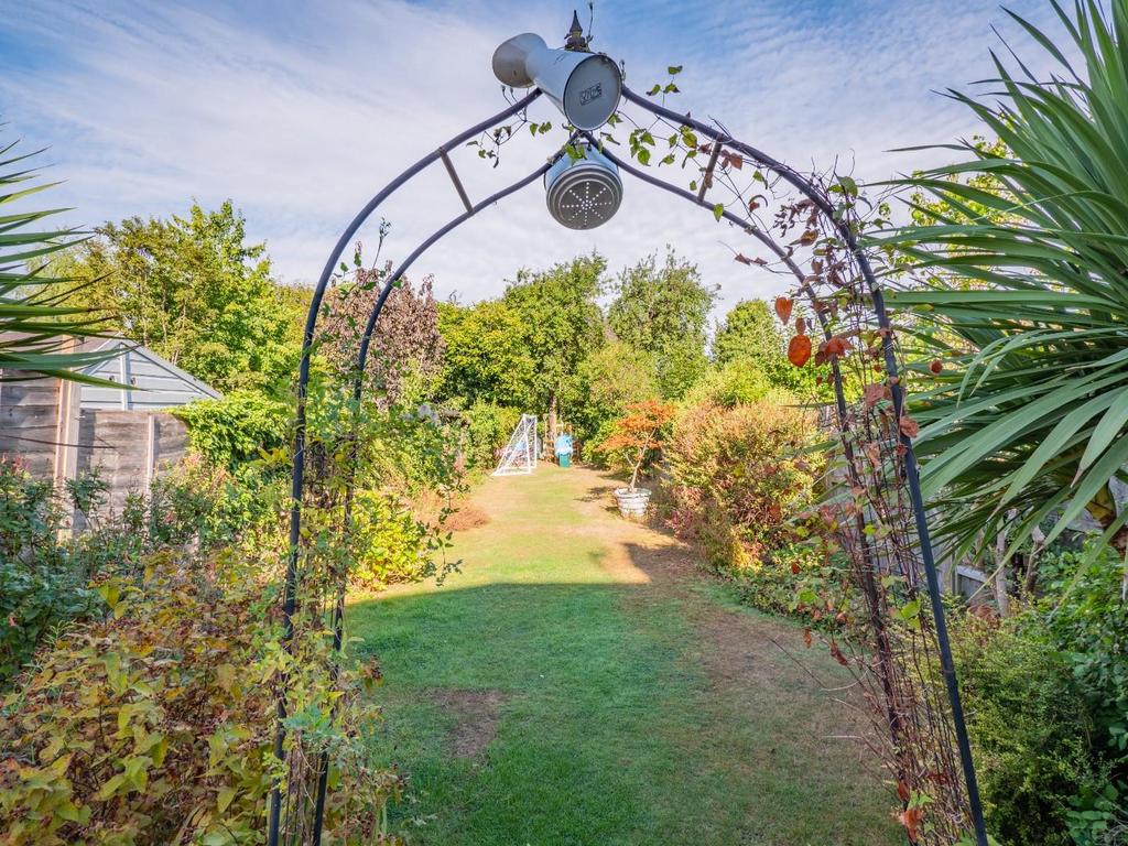 GARDEN 2.jpg