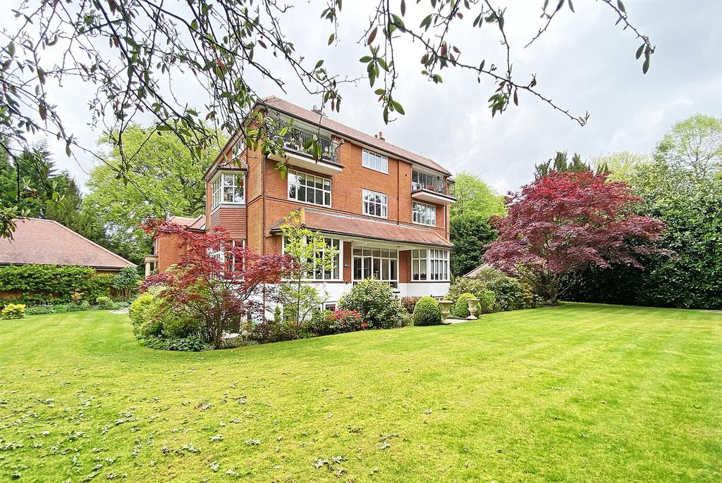 Highgate Road, Altrincham 2 bed apartment £625,000