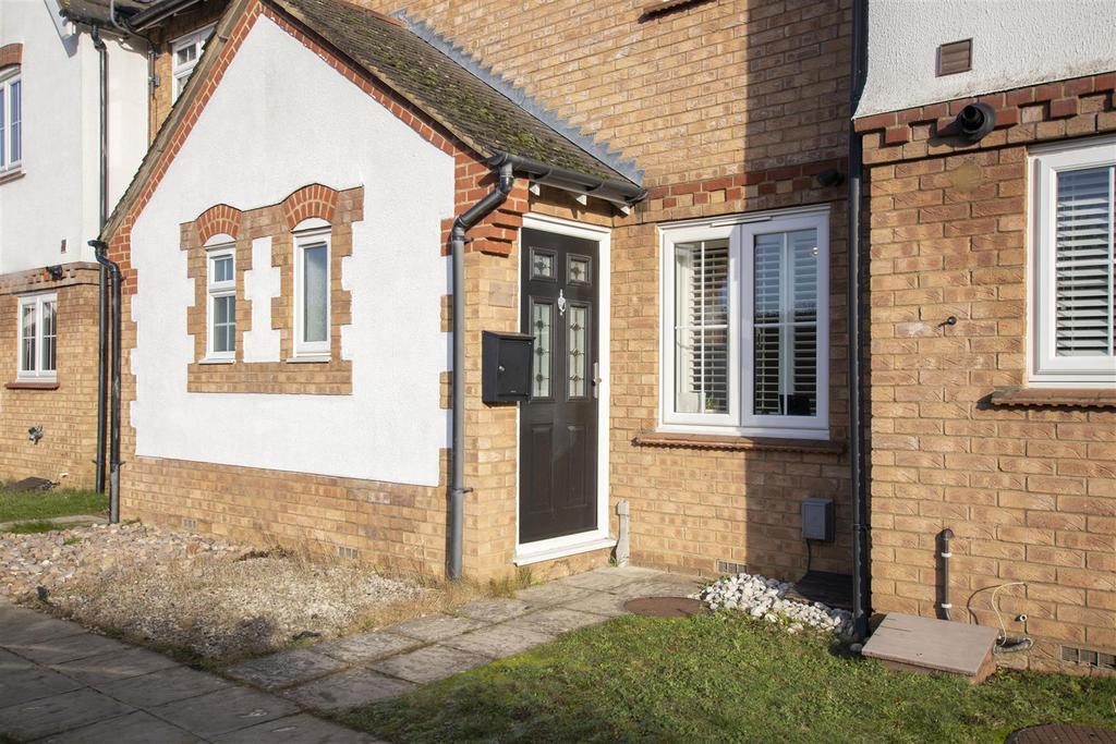 Primrose Drive, Hertford 2 bed terraced house £375,000