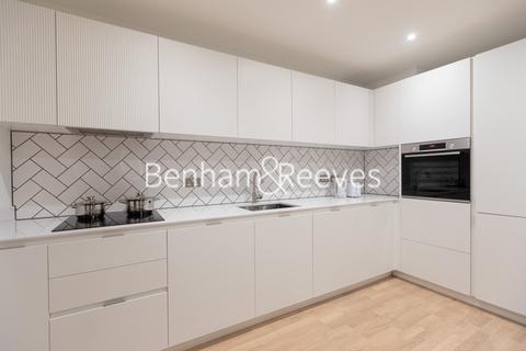 2 bedroom apartment to rent, Cedrus Avenue, Southall UB1