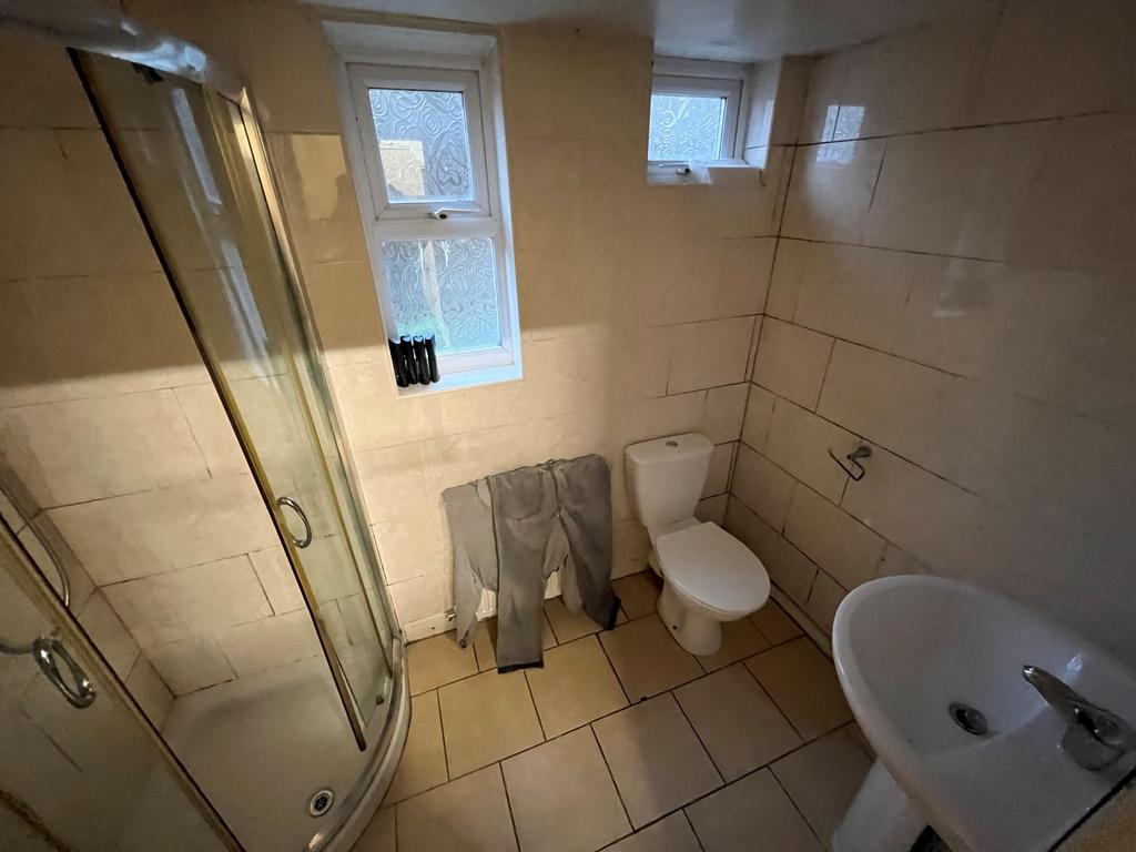 Shower Room T202301161211.jpg