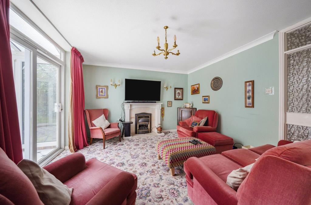 Heathpark Drive, Windlesham, Surrey... 4 bed detached house £700,000