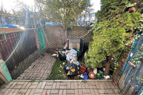 44 Vineyard Close, London, SE6 4PQ