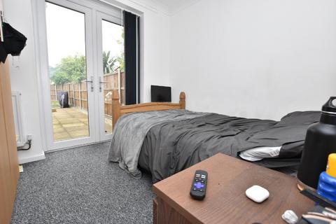 6 bedroom semi-detached house to rent, Cunningham Road, Norwich, NR5