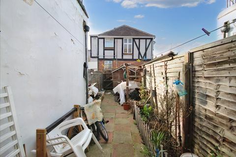 128 Heather Park Drive, Wembley, HA0 1SN
