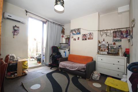 128 Heather Park Drive, Wembley, HA0 1SN