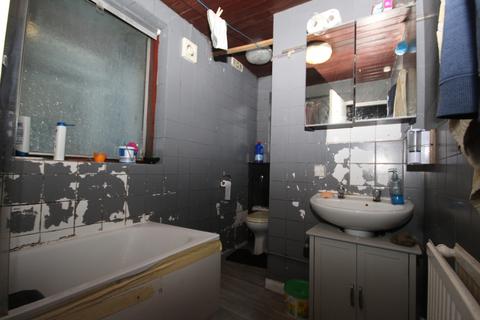 128 Heather Park Drive, Wembley, HA0 1SN