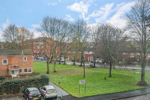 52 Tovil Close, London, SE20 8SY