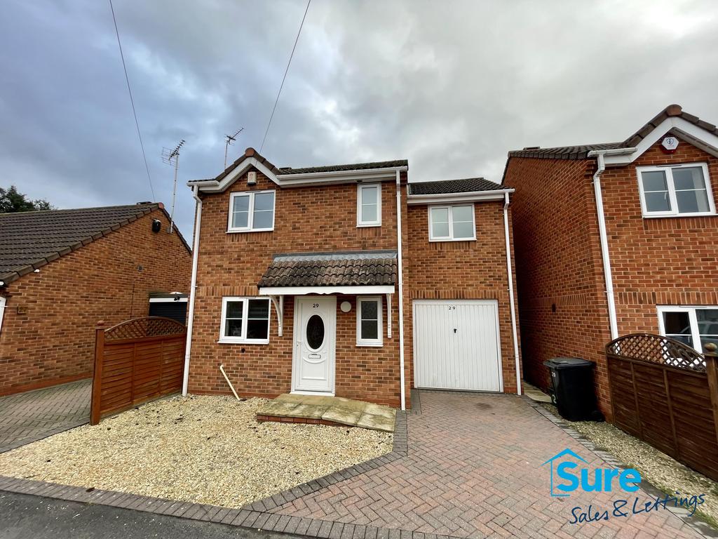 Billingham Close, Gloucester. GL4 3 bed detached house £1,100 pcm (£