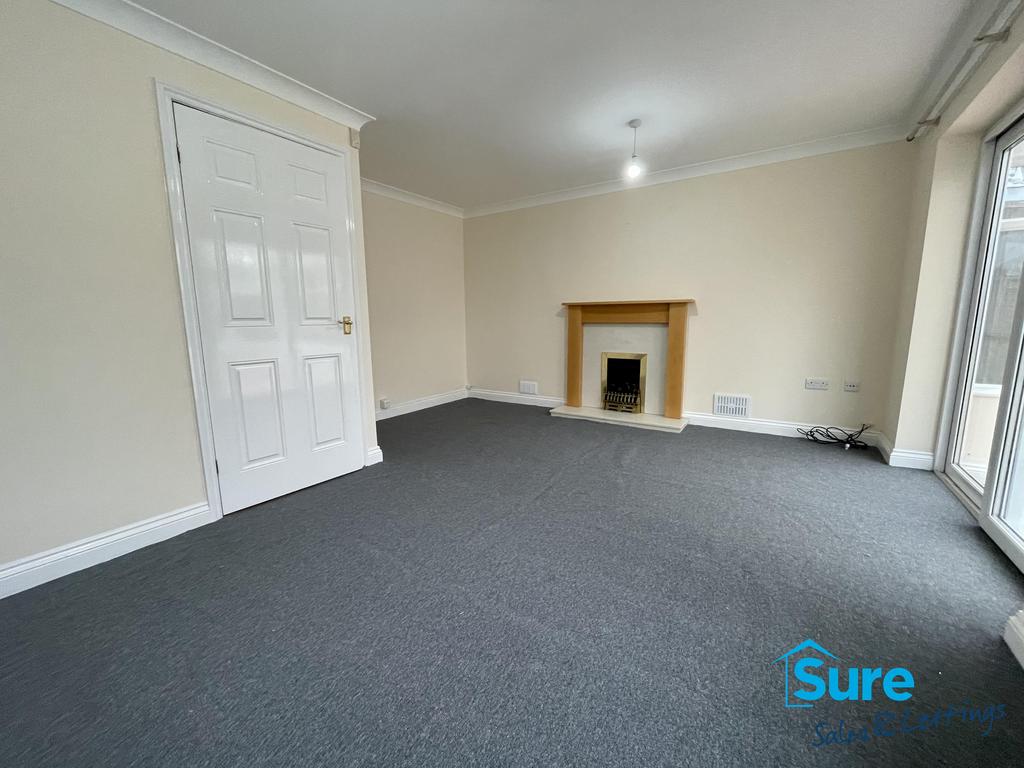Billingham Close, Gloucester. GL4 3 bed detached house £1,100 pcm (£
