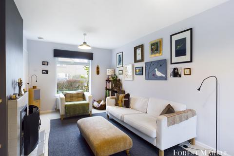 3 bedroom semi-detached house to rent, Oakfield Close, Frome
