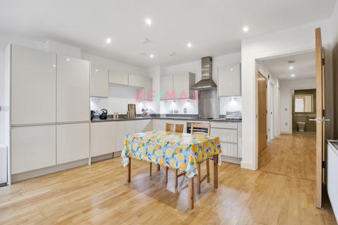 2 bedroom flat for sale - Tyas Road, London E16