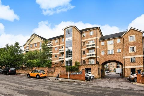 2 bedroom flat to rent, Branagh Court, Reading, RG30