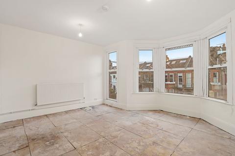 82 Bathurst Gardens, London, NW10 5HY