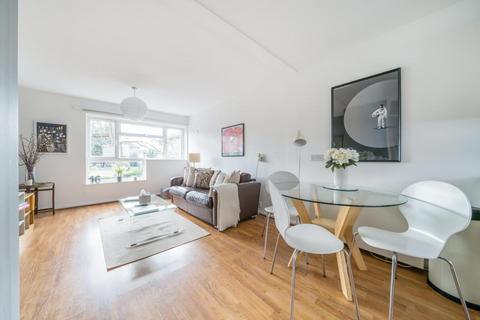 16 Chislet Close, Beckenham, BR3 1UB