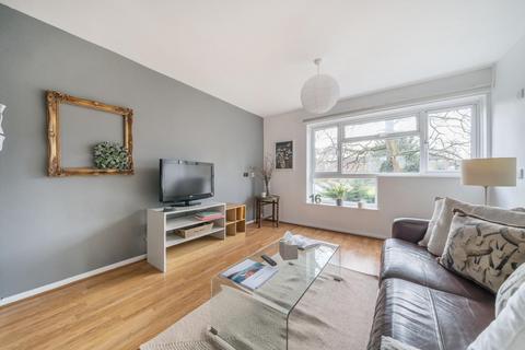 16 Chislet Close, Beckenham, BR3 1UB