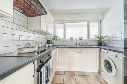 16 Chislet Close, Beckenham, BR3 1UB