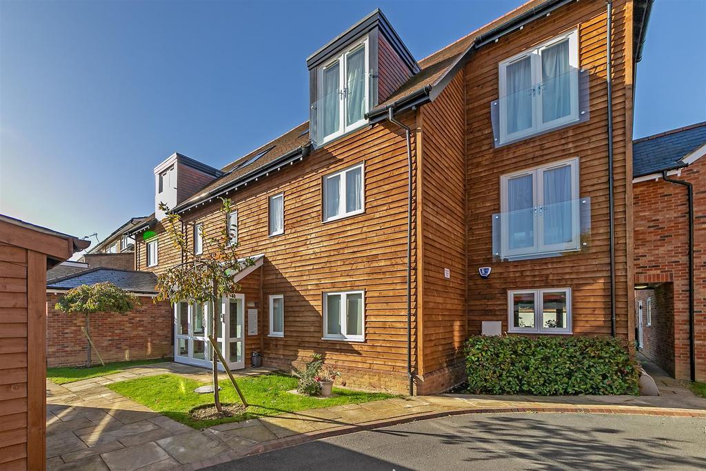 Fish Street, Redbourn, St. Albans 2 bed apartment £365,000