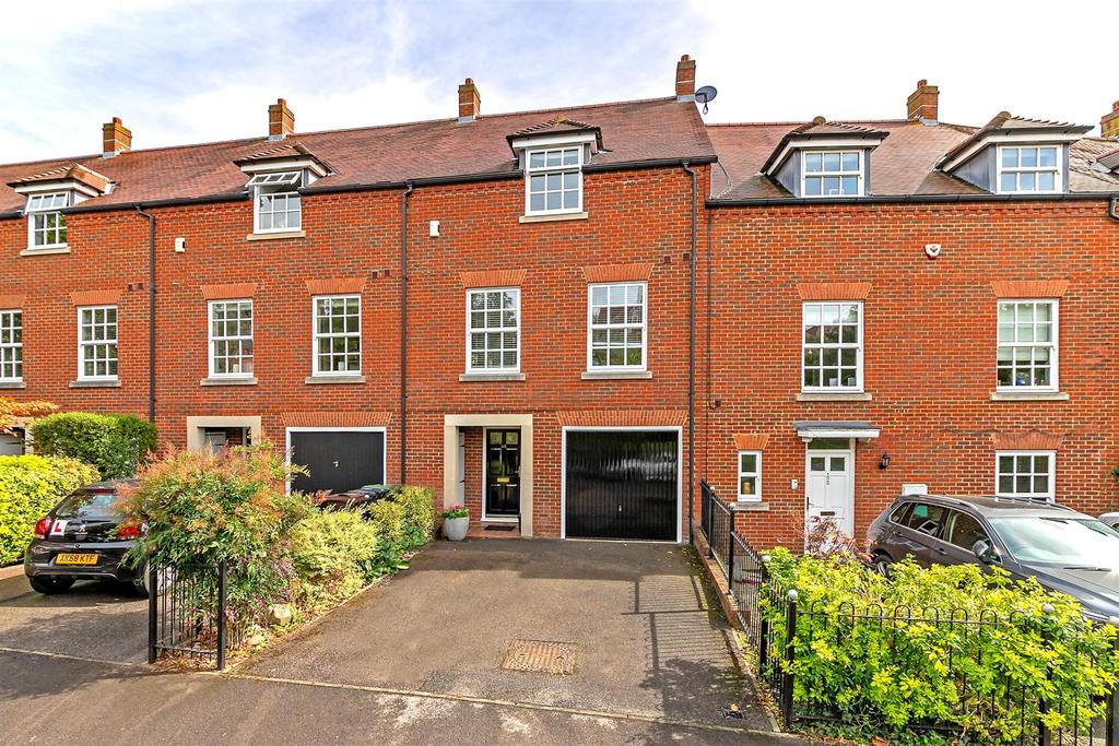 Goldsmith Way, St. Albans 4 bed terraced house £850,000