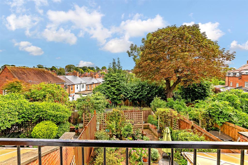 Goldsmith Way, St. Albans 4 bed terraced house £850,000