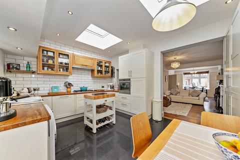 5 Cape Road, St Albans, AL1 5DJ