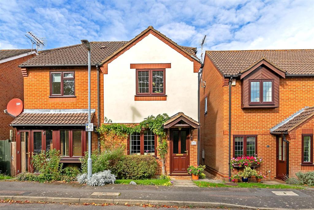 High Grove, St Albans 2 bed semidetached house £490,000
