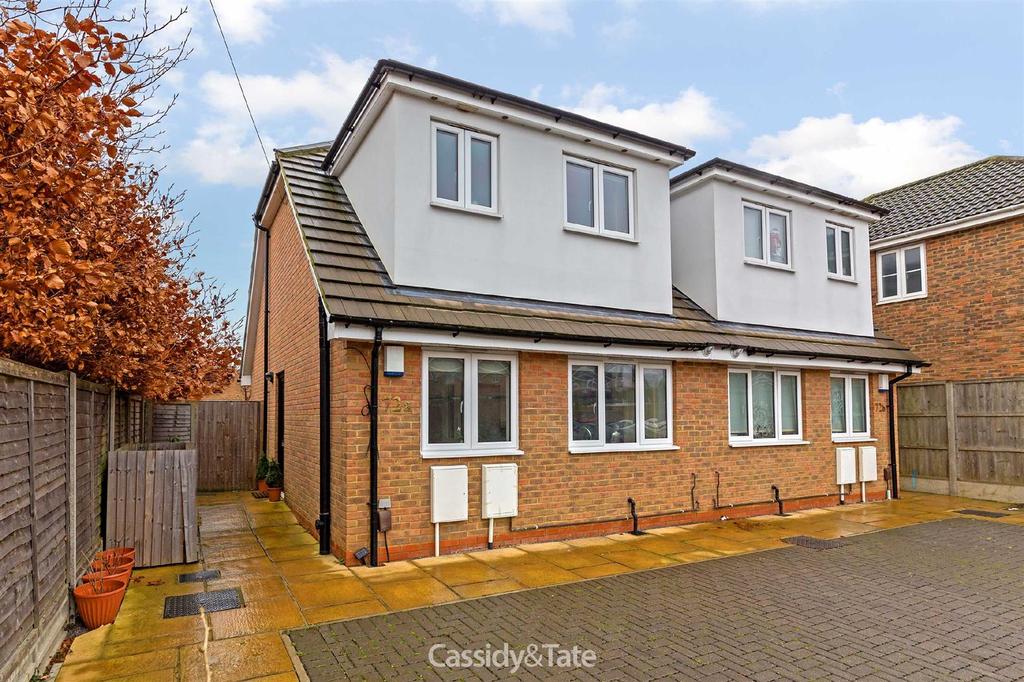 Ely Close, Hatfield 3 bed semidetached house for sale £430,000