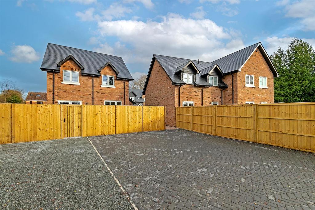 Plot8 Verside-1.jpg