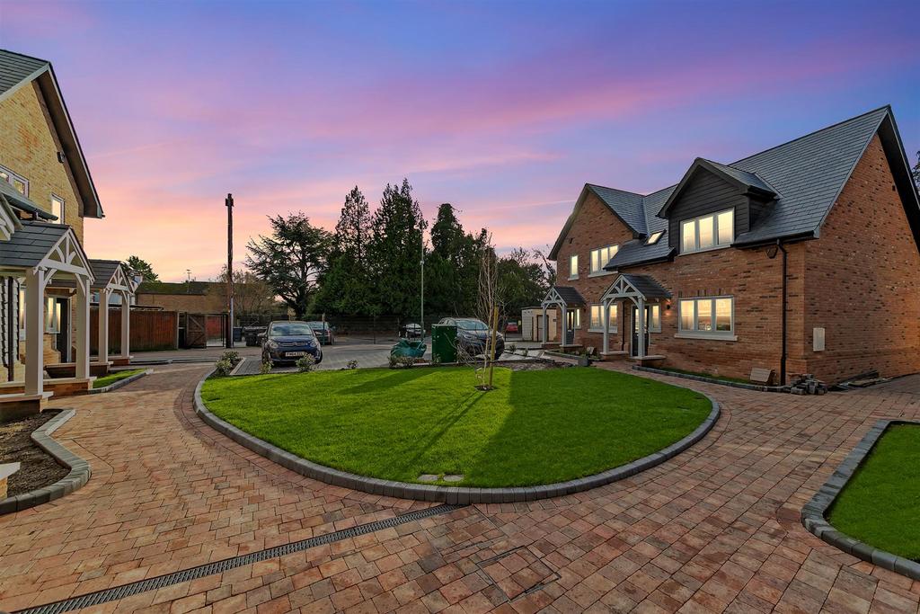 Plot8 Verside-5 (2).jpg