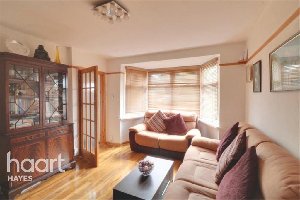ERROL GARDENS, HAYES, MIDDX, UB4 9EP 2 bed £1,550 pcm (£