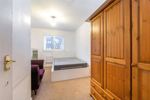 42 Ericcson Close, London, SW18 1SG
