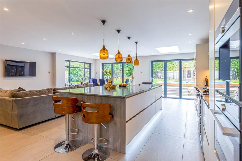 Darrs Lane, Northchurch, Berkhamsted... 5 bed detached house £1,350,000