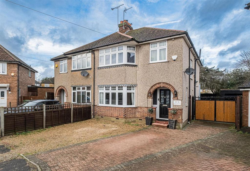 Denham Green Close, Denham 3 bed semidetached house £700,000