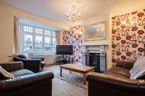 51 Denham Green Close, Denham, Uxbridge, UB9 5NA