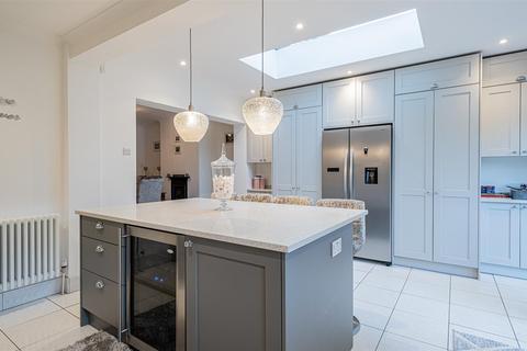 51 Denham Green Close, Denham, Uxbridge, UB9 5NA