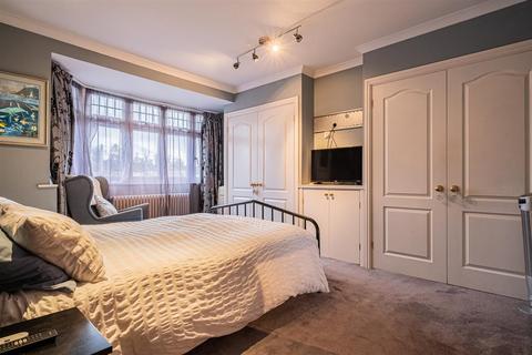51 Denham Green Close, Denham, Uxbridge, UB9 5NA