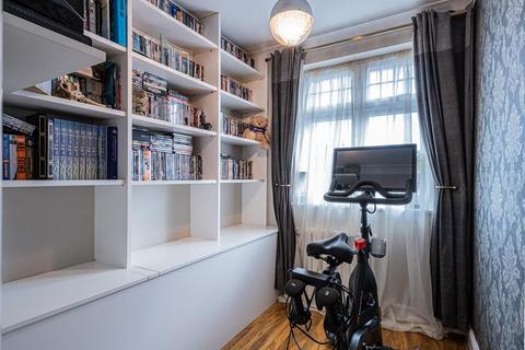 51 Denham Green Close, Denham, Uxbridge, UB9 5NA