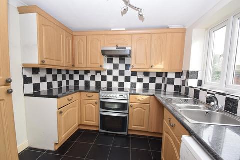 2 bedroom semi-detached house to rent, Epping Way, CM8